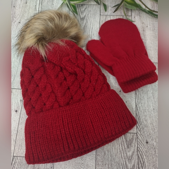 Baby Boy Girl Winter Warm Knit Beanie With Gloves Red Christmas - Picture 1 of 4
